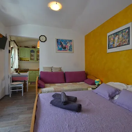 Alan Old Town Apartment *